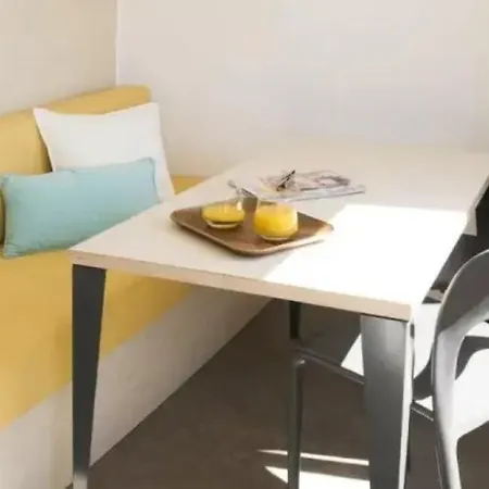 Zecamping 3 Etoiles Familial Pet Friendly Avec Piscine Et Restaurant Κάμπινγκ