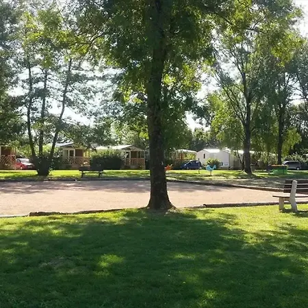 Zecamping 3 Etoiles Familial Pet Friendly Avec Piscine Et Restaurant 3* Sandrans
