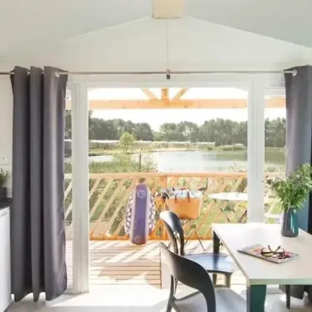 Zecamping 3 Etoiles Familial Pet Friendly Avec Piscine Et Restaurant