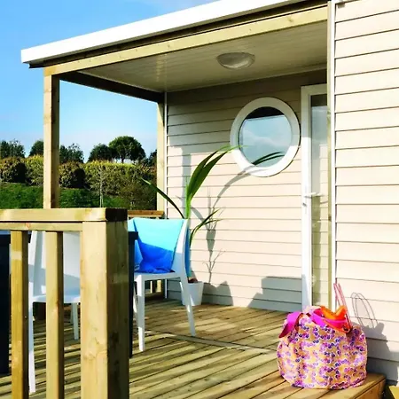 Zecamping 3 Etoiles Familial Pet Friendly Avec Piscine Et Restaurant Sandrans